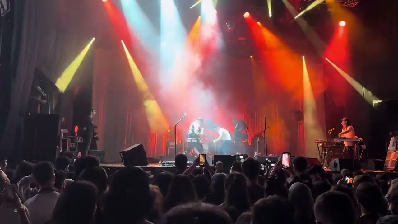 Athena - Yaşamak Var Ya | Live at Uniq İstanbul | 29 Ekim 2023