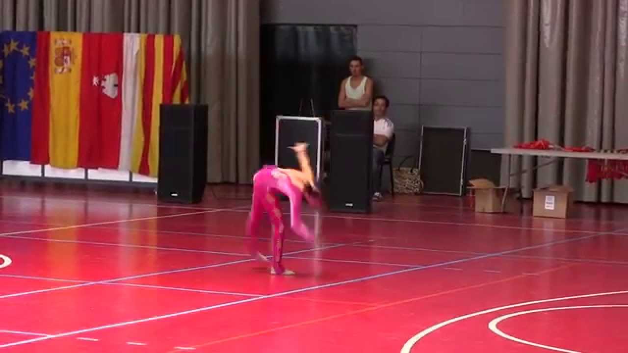 Paula Heredia , medalla de plata campeonato de España de twirling categoria cadete 2014