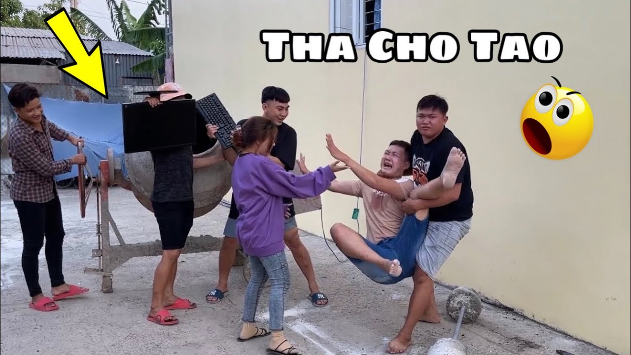 Kéo Nguyên Xe Trộn Bê Tông Sang Nhà Anh Cảnh Đại Náo