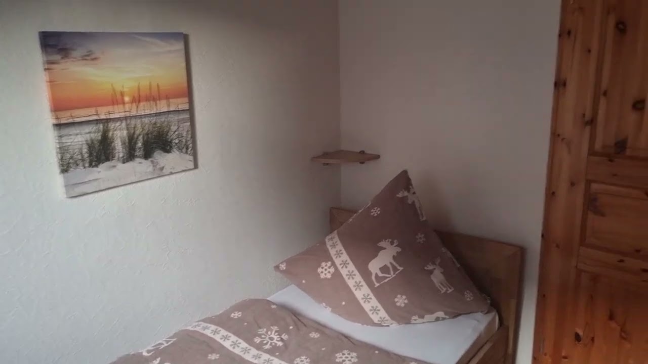 Original sieht es noch gemütlicher aus ,das ist das erste Video, ich werde dran bleiben 