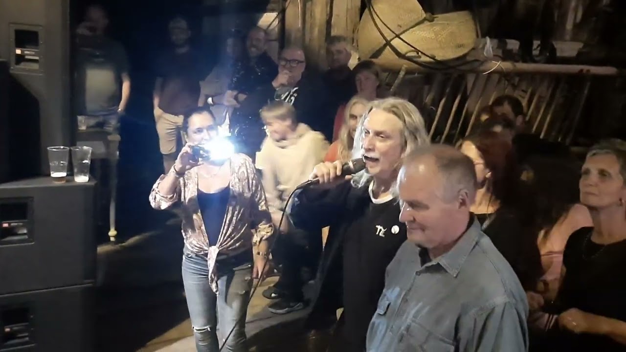 TĚLA - Bára