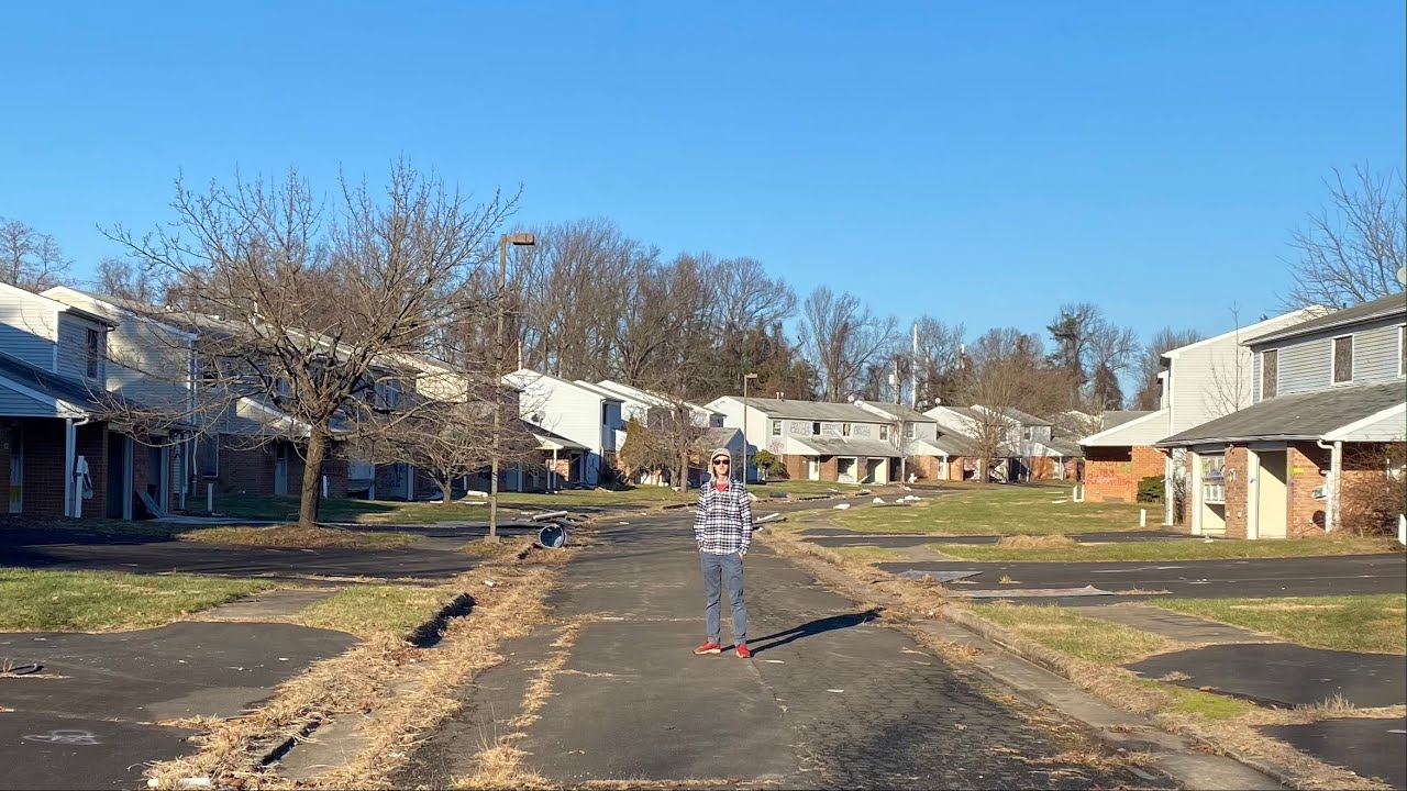 Exploring a Massive Abandoned Neighborhood with 199 Homes Left Behind! (Shenandoah Woods)