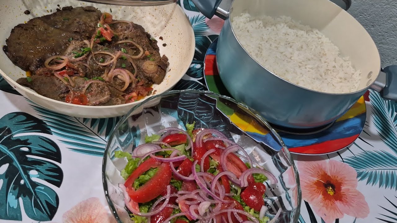 FAZENDO MEU ALMOÇO 🥗🍚🍲🍽SIMPLES MAIS DELICIOSO 😋 😋 #explore #comida #comidafacil #viralvideos 