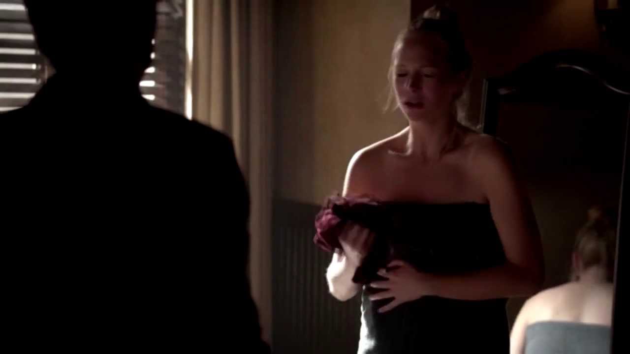 Damon and Caroline scenes 5x02 [DAROLINE]
