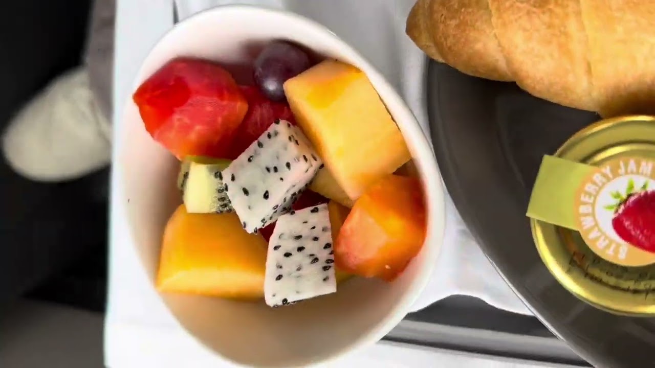 What I eat in Fly Dubai business class flight CLT to DXB