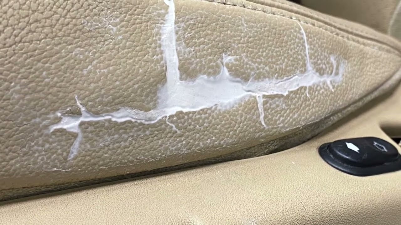 Crack repairs in a leather car seat. Naprawa rozdarcia skórzanego fotela samochodowego. LR2