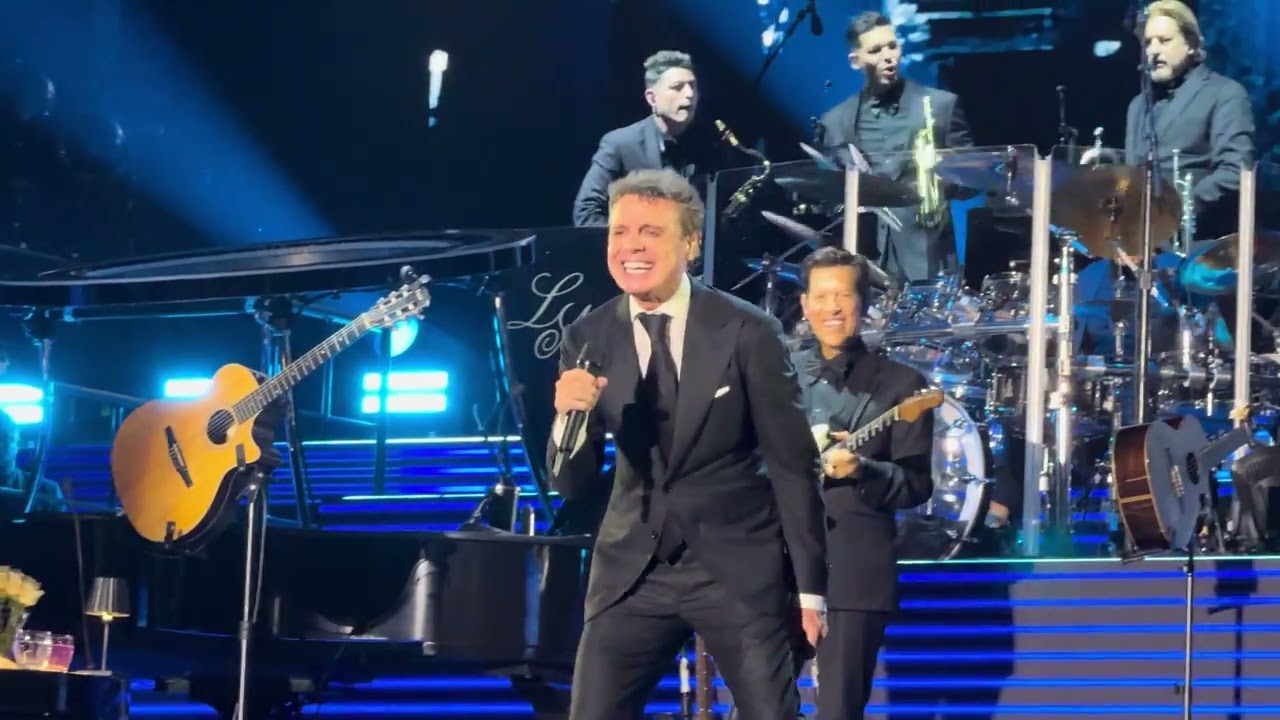 Luis Miguel en vivo, Tengo Todo Excepto a Ti
