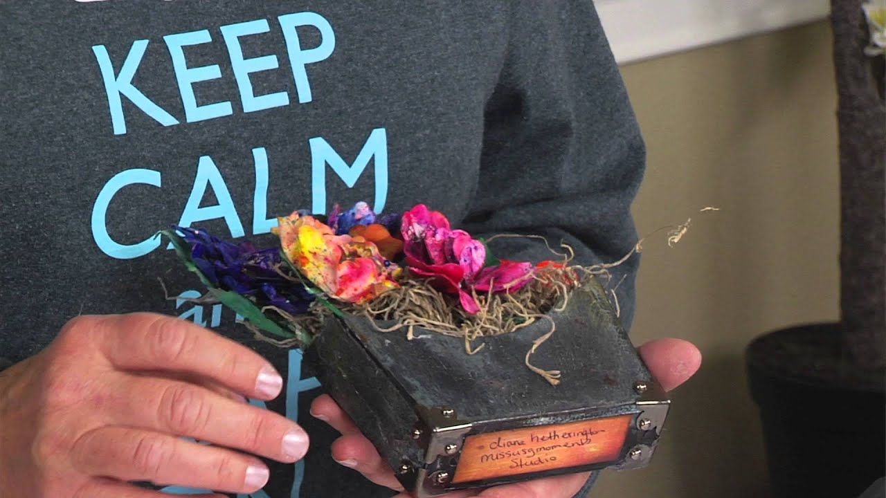 ScoreBoards Die DIY with Eileen Hull:  Make 3-D Flower Pockets