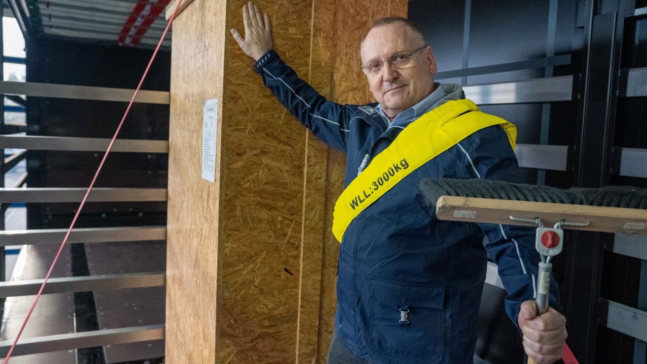 This is what has to be considered in load securing. | KRONE TV