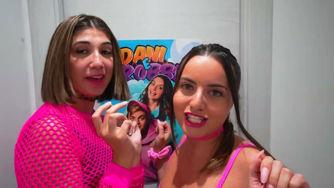 DANI BADDIE E SUA SORELLA JENNY BADDIE CHIUDONO ROBBI IN BAGNO E SONO CATTIVISSIME 😱 !