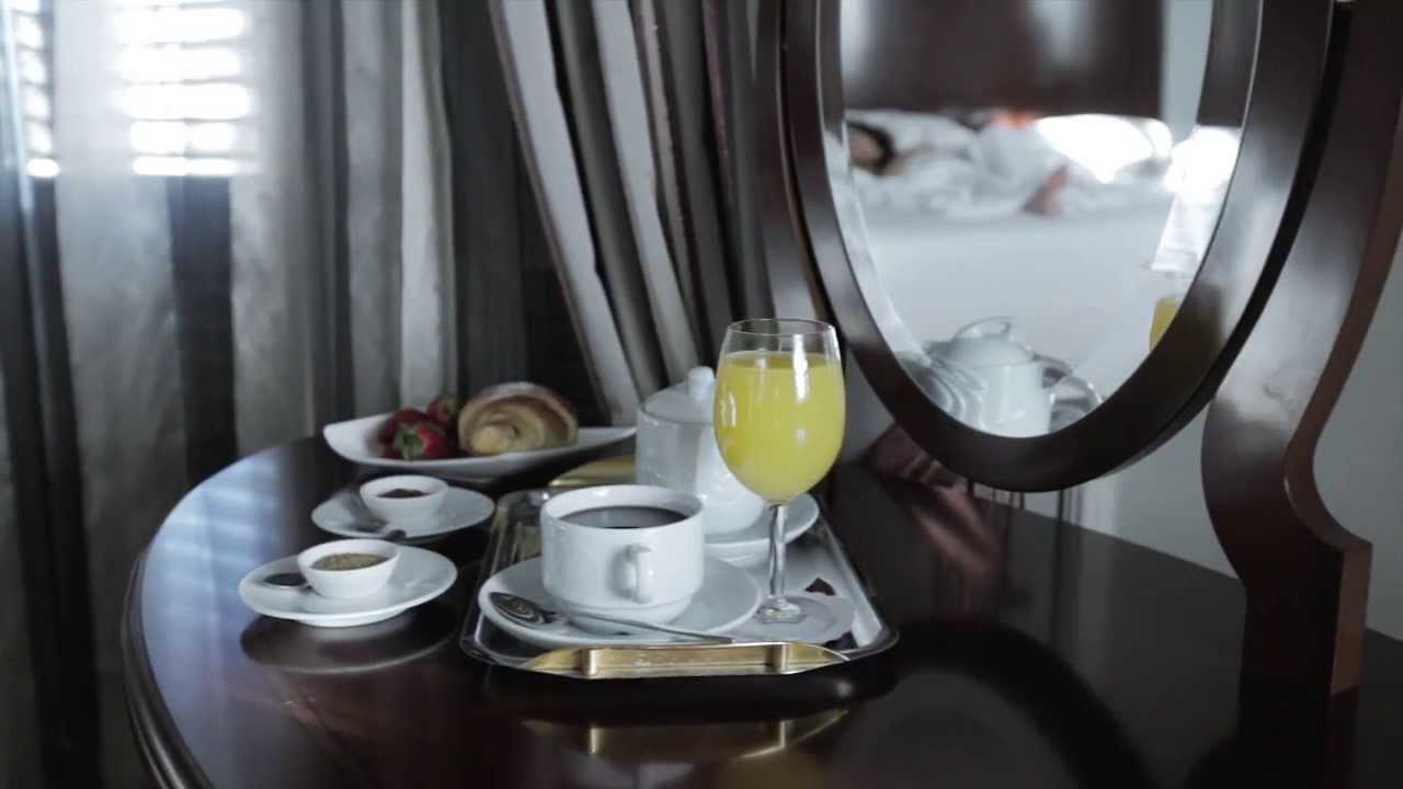 Hotel President Solin   video