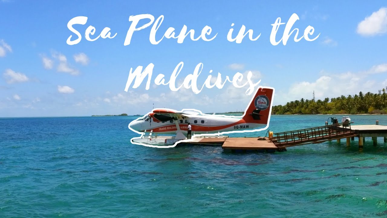 Twin-Otter DHC-6-300s Seaplane Taking off