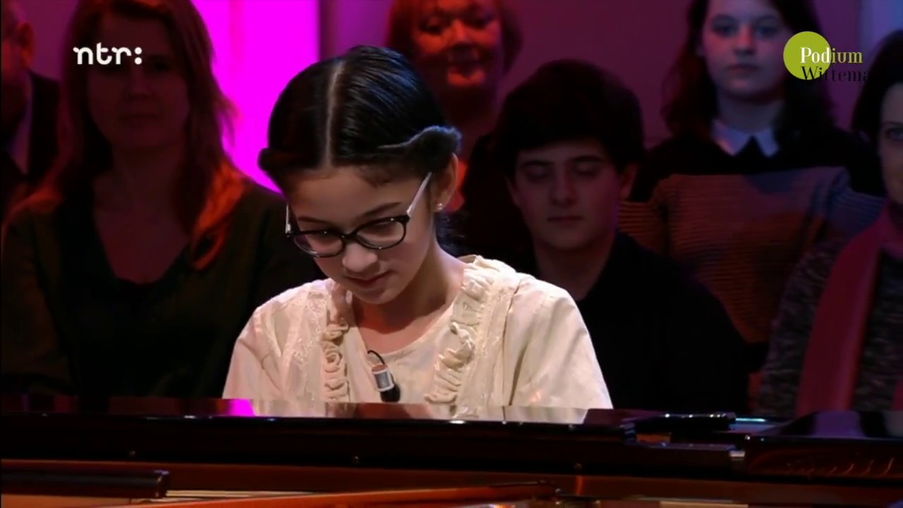 Pallavi Nandoe Tewarie - Zes kleine preludes: nr.6 - Bach | Podium Witteman