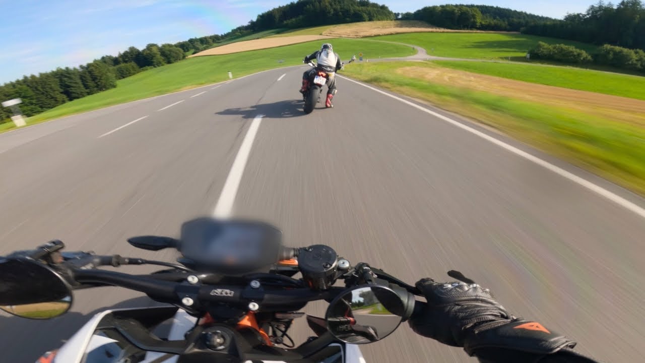 Der Typ kann fahren! Tolle Skills auf einem 70PS Bike