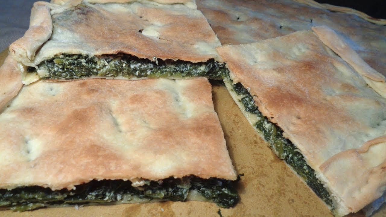 TORTA SALATA RIPIENA DI SPINACI E RICOTTA gustosa; ricetta perfetta dell’ERBAZZONE emiliano