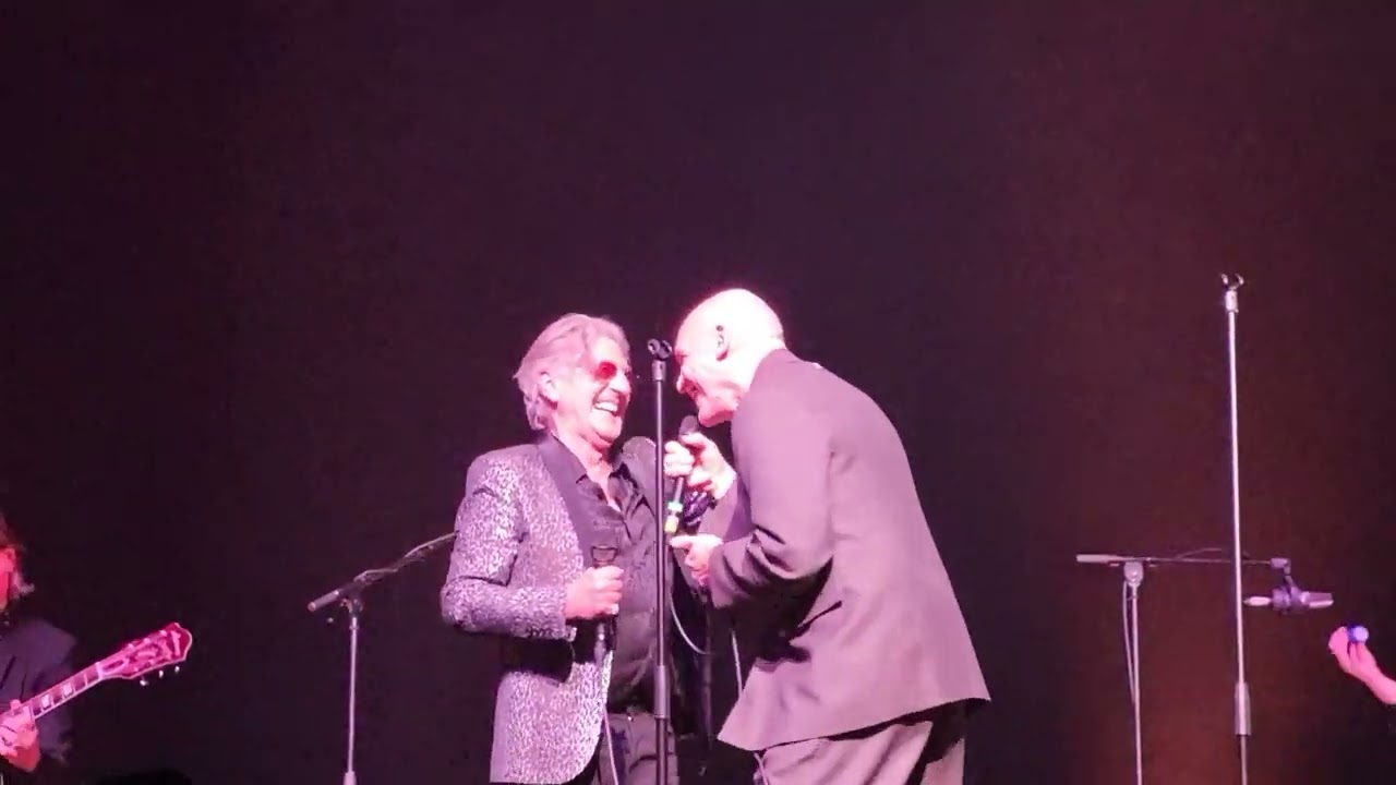Daniel Auteuil et Gaëtan Roussel Les mêmes larmes le 18 mars 2023