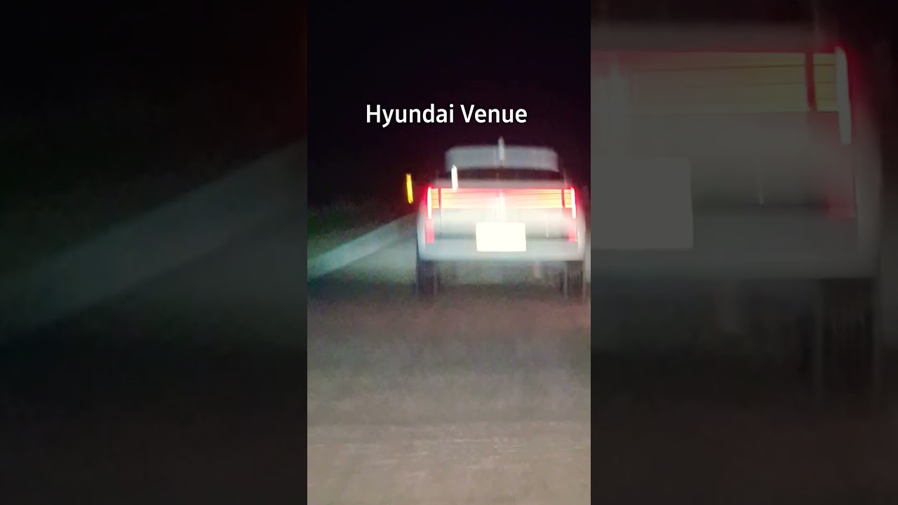 Hyundai Venue connecting LED tail lamps 
