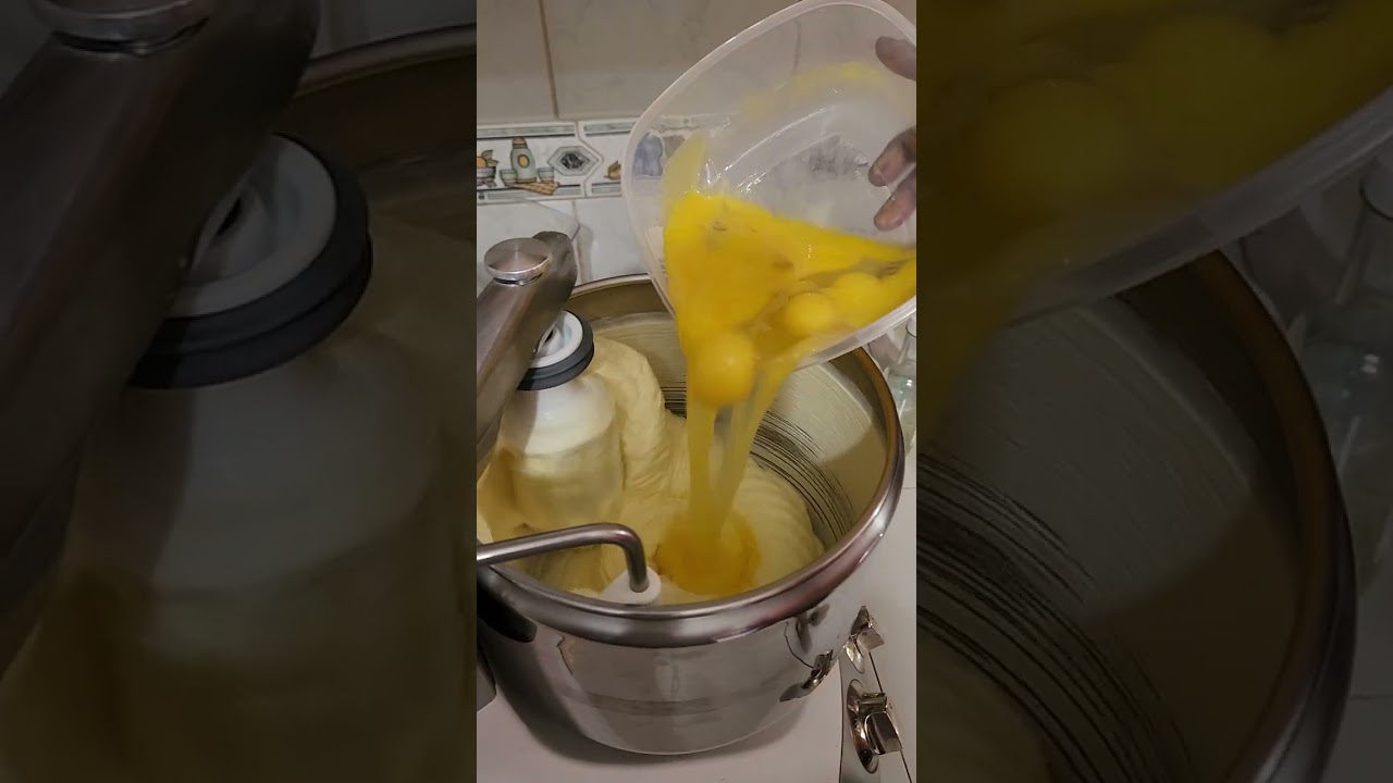 Orange vanilla  cake from scratch...lets go