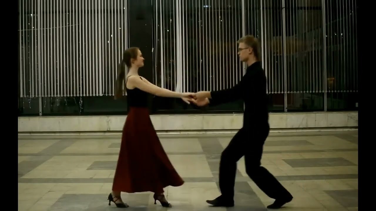 „Pirmas šokis