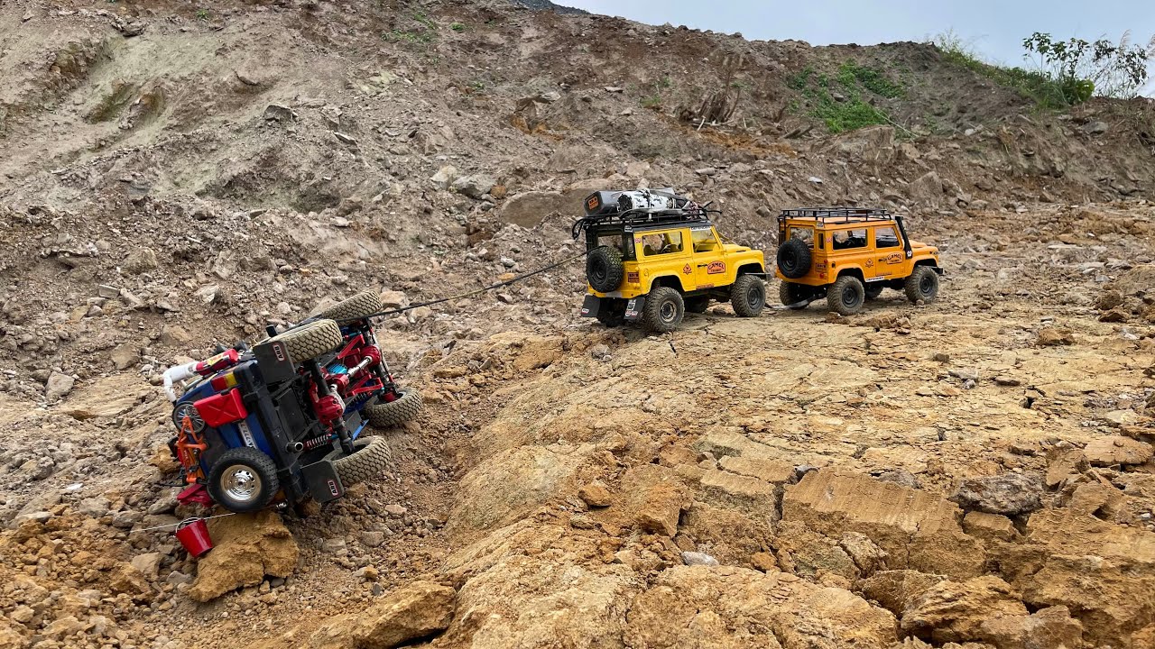 Extreme RC Off-Road Truck Conquers Steep & Slippery Construction Site Terrain