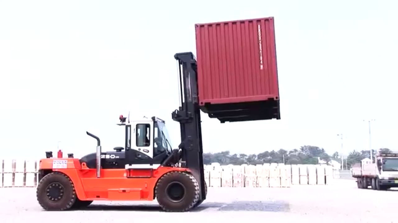 Вилочные погрузчики Doosan г/п 20-25 тонн: модели DV200S и  DV250S 7 серии