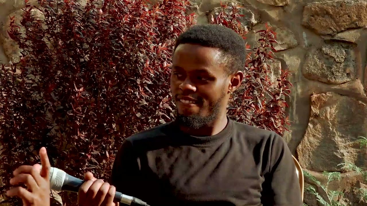 NARINZI KO NZABA PADIRI KUKO NIZE MU ISEMINARI ARIKO UBU NDI UMUNYAMUZIKI