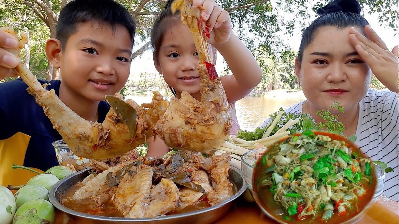 นึ่งไก่บ้าน ป่นกบแซบๆ กินกับยอดข่าอ่อนแซบเข้ากันหลายจ้า 2 มิถุนายน ค.ศ. 2021