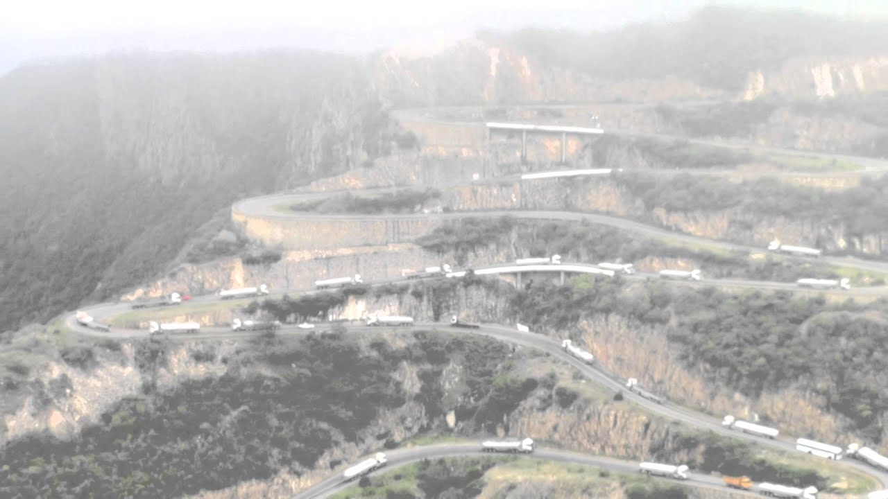 Angola serra da leba Road - scania truck