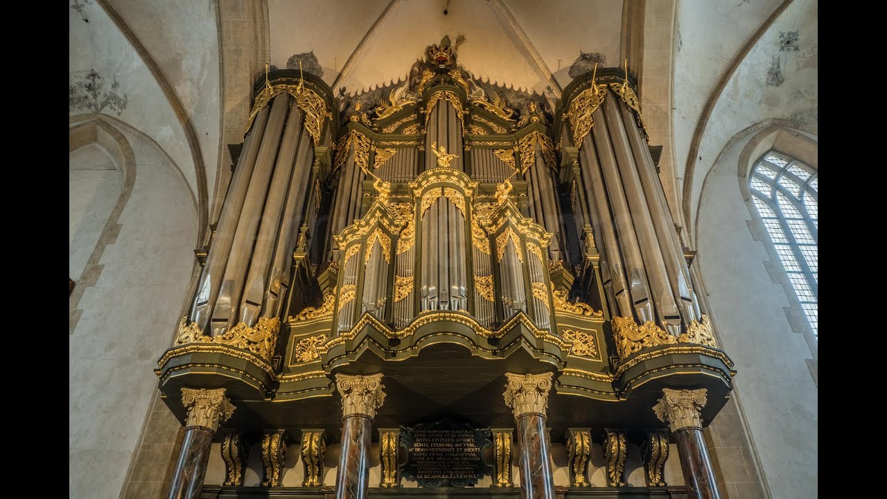 Ewald Kooiman plays Bach on the organ of Martinikerk Groningen