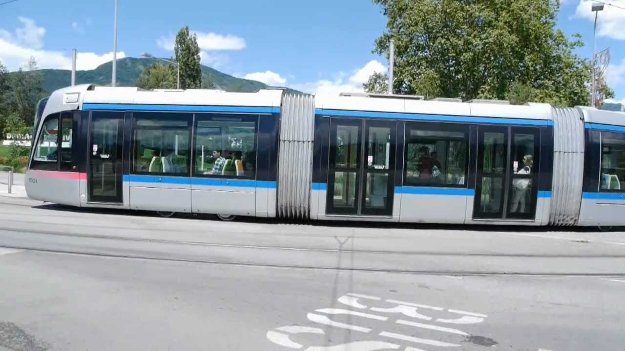 Grenoble St-Martin d'Hères station tram Neyrpic-Belledonne C-D bus 41.wmv