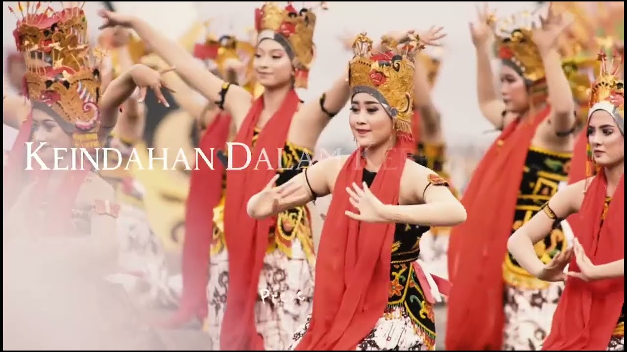 Keindahan Dalam Keberagaman: Pakaian Adat Indonesia | Kelompok 3 Kokurikuler XI.8 - SMAN 05 Bengkulu