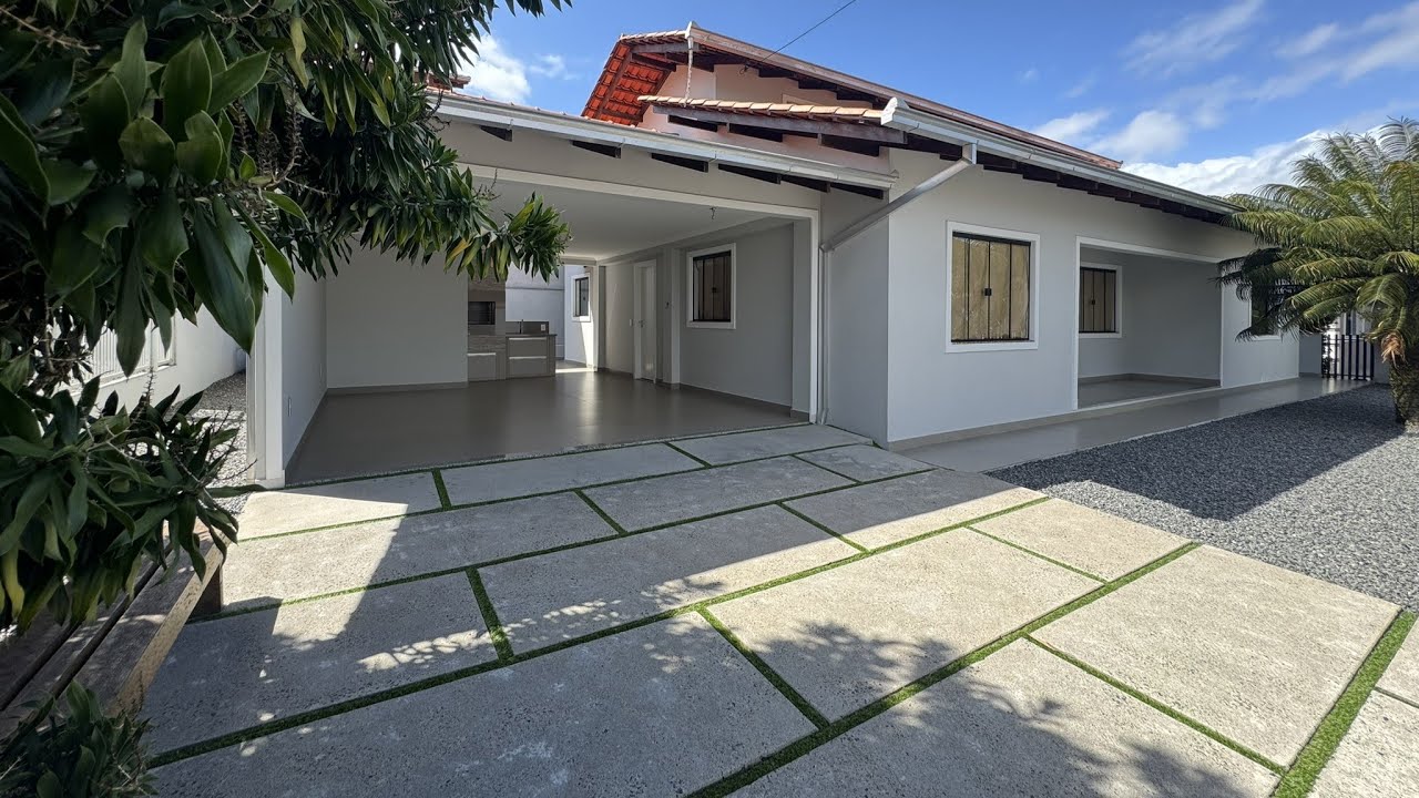 Locação - Casa com 04 quartos para Alugar no Jardim Iririú