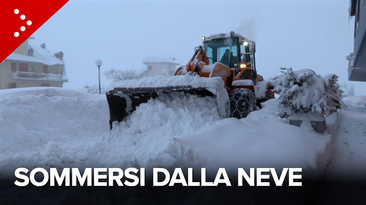 Nevicate abbondanti sulle Alpi piemontesi: sommersa Prato Nevoso, auto in difficoltà a Sestriere