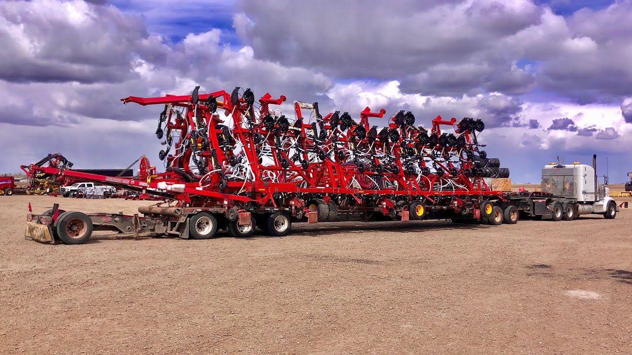 UNLOADING THE 100' 3420 BOURGAULT!
