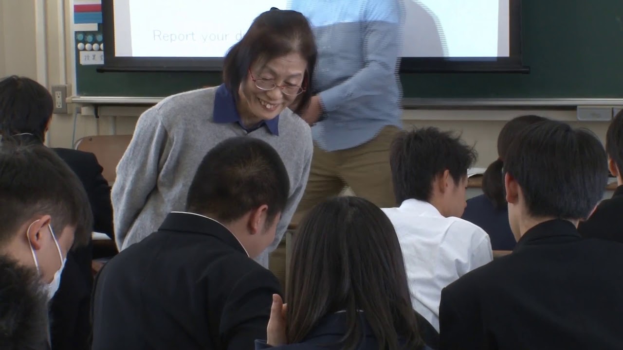 高等学校 「話すこと［やり取り］」の言語活動を取り入れた「読むこと」の指導 (Post-reading activity)　茨城県立竹園高等学校　植木 明美 先生