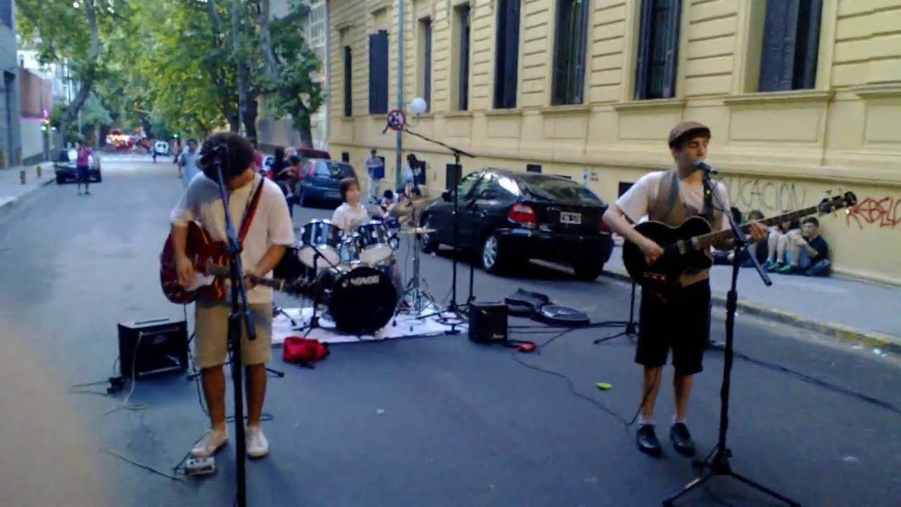 Wos tocando Los Redondos - Aquella Solitaria Vaca Cubana por Mostacholis