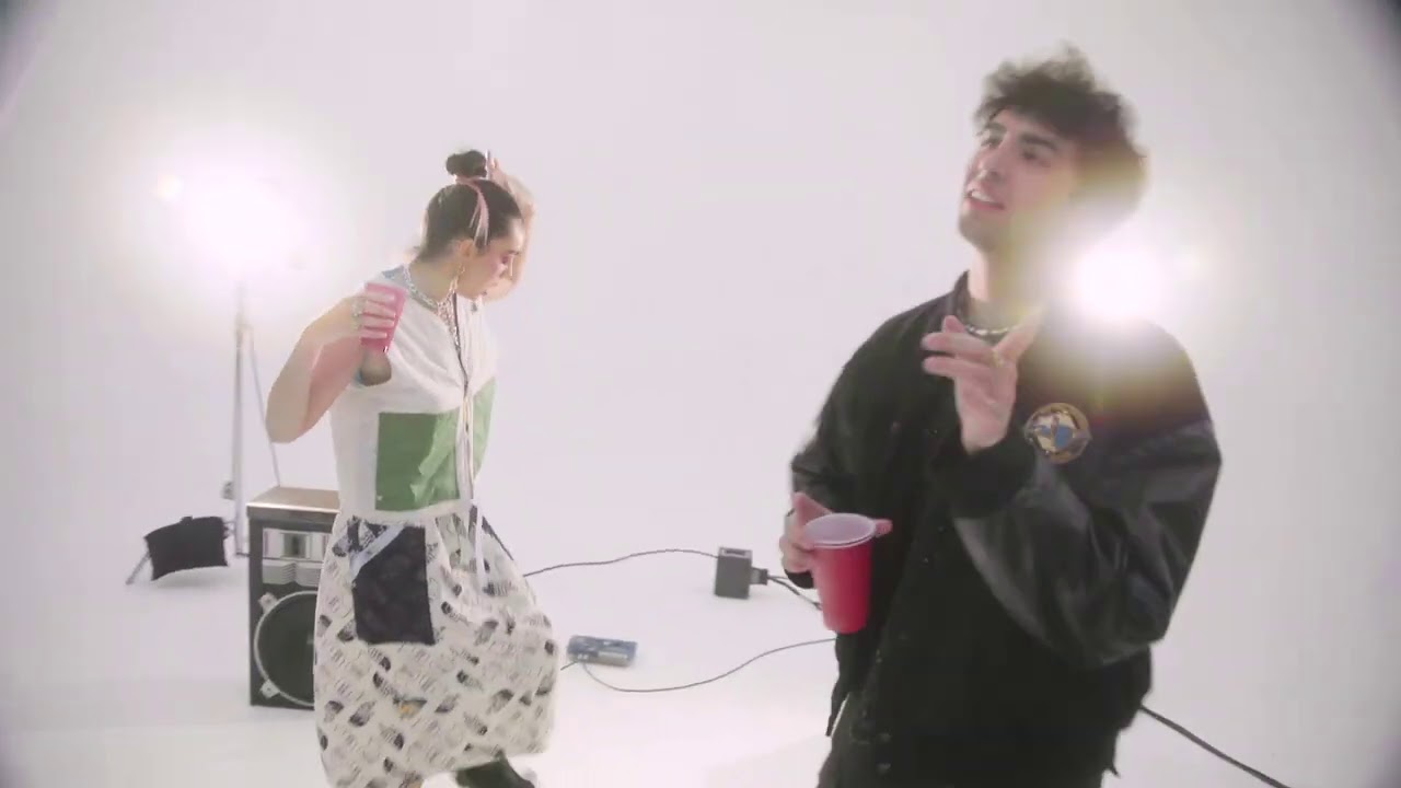 BETWEEN FRIENDS - i like you [official video]