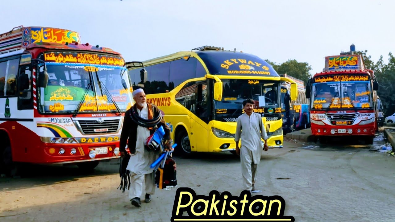 🇵🇰 4k street life in local Bus Stand / Lari adda Lahore  | Biggest Bus Stand in Pakistan | 