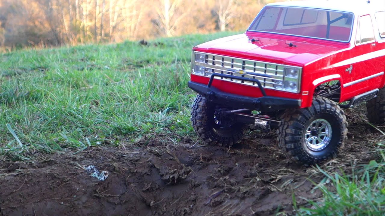 RC Chevy K 5 Blazer Climbing The Muddy Hills in HD