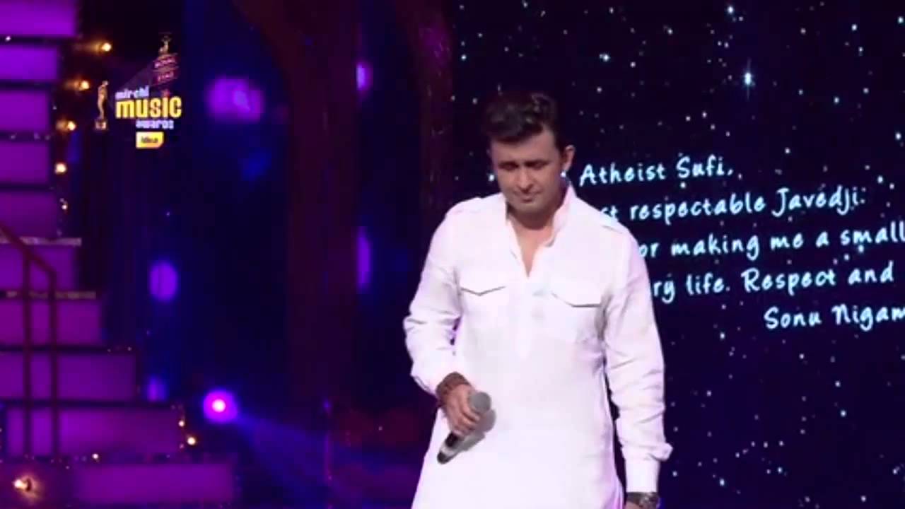 An emotional tribute to Javed Akhtar from Sonu Nigam at the 7th Royal Stag Mirchi Music Awards