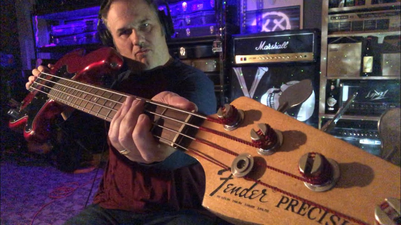 Slaves and Bulldozers by Soundgarden (Bass Cover)