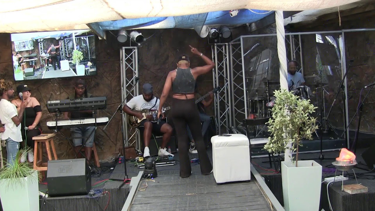 Live Utopia Cafe & Lounge