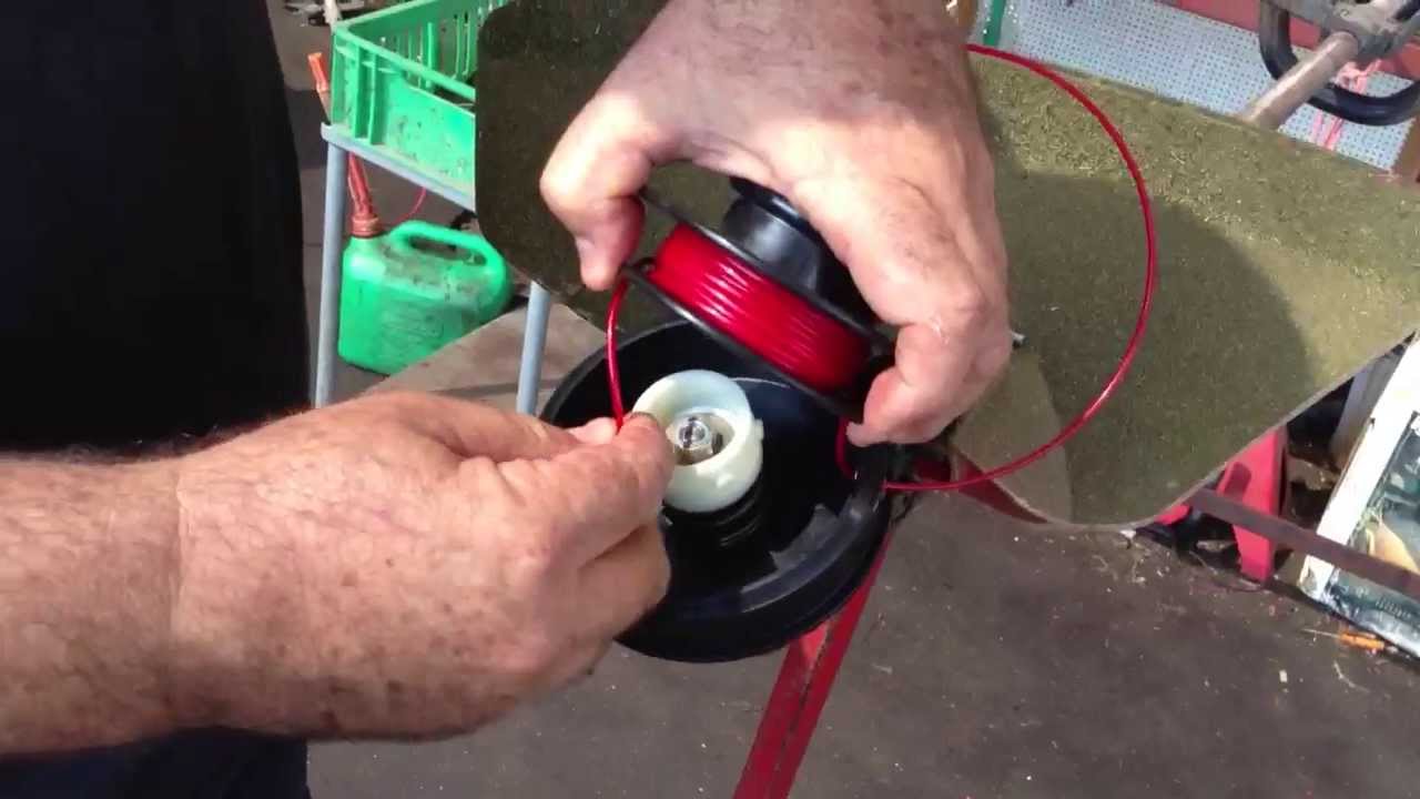 רמי שטילמן מרכיב חוט חרמש על קסטת קוויק (פרולקס)  How to restring Kwik (Prolex) Dual Line Trimmer