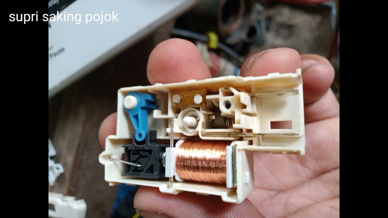 EWF80743 ELECTROLUX,MENGENAL DOORLOCK NYA