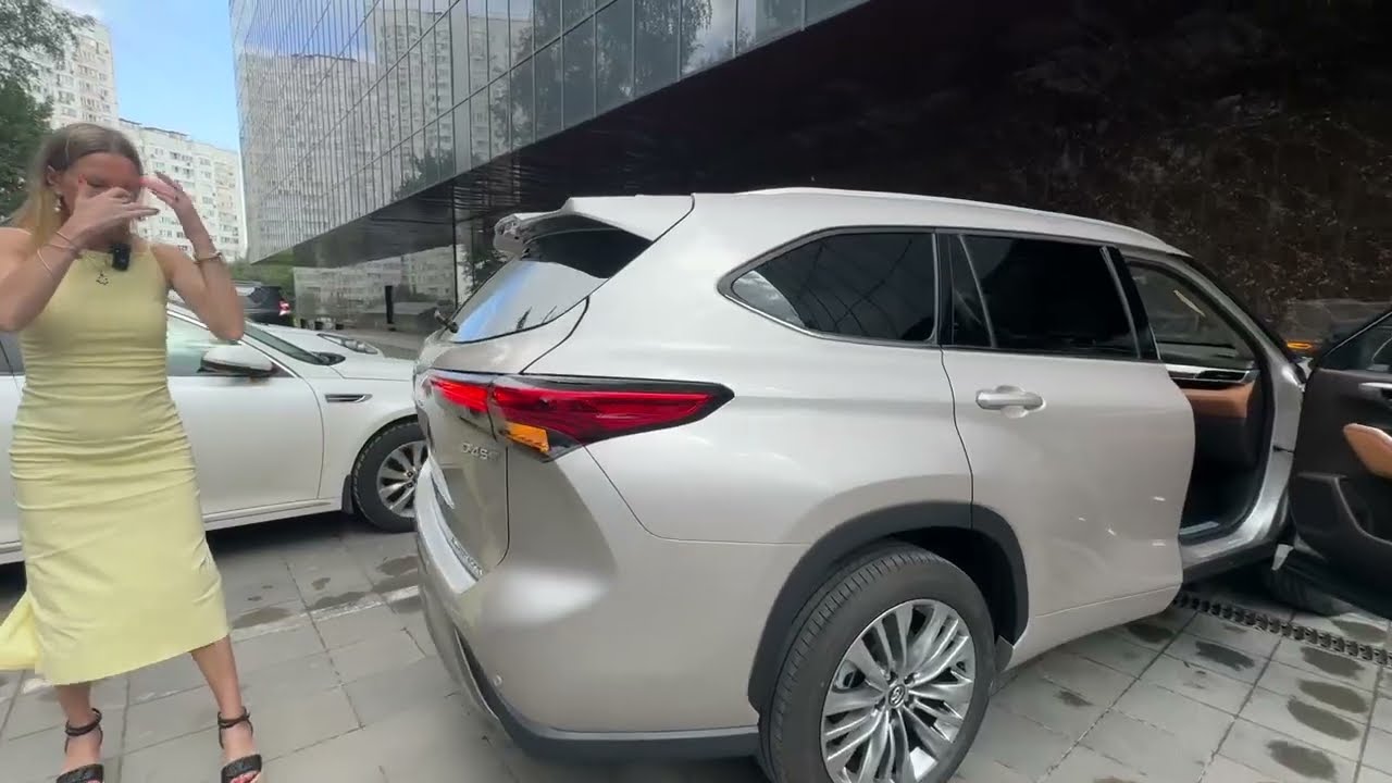 Топовые Toyota Highlander. Лиса рулит