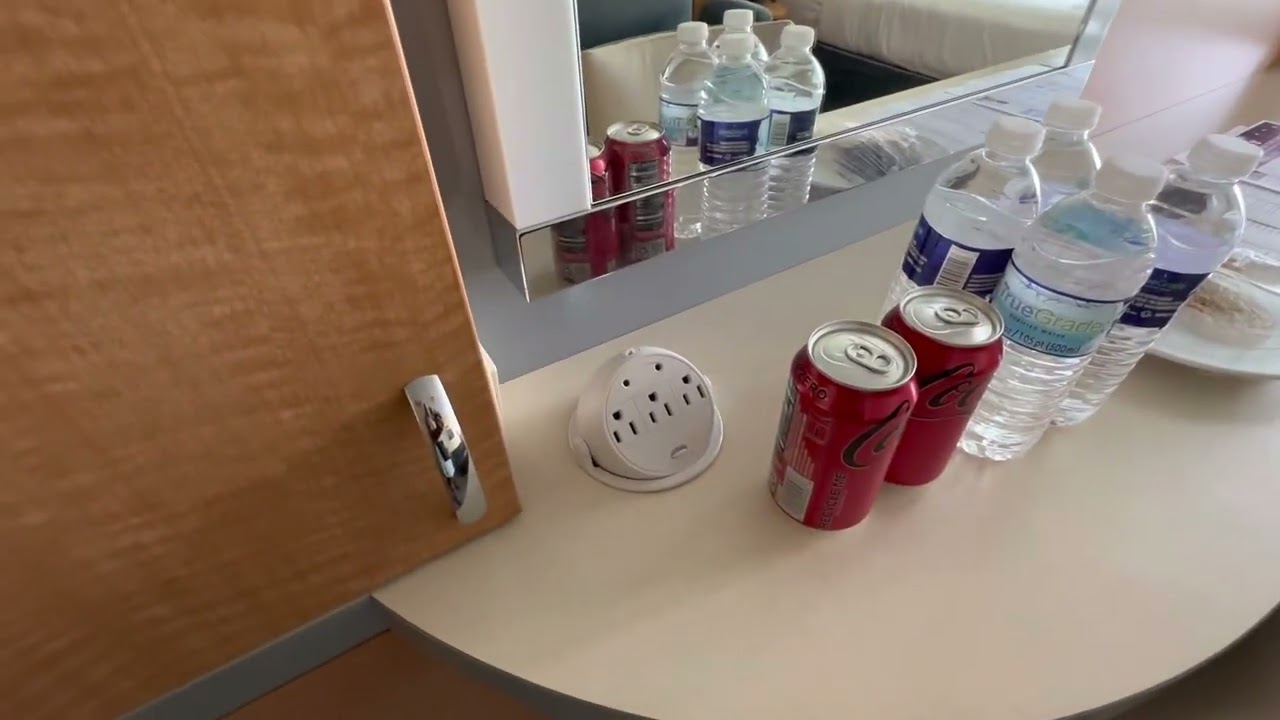 Royal Caribbean Oasis of the Seas ocean view balcony cabin 8676
