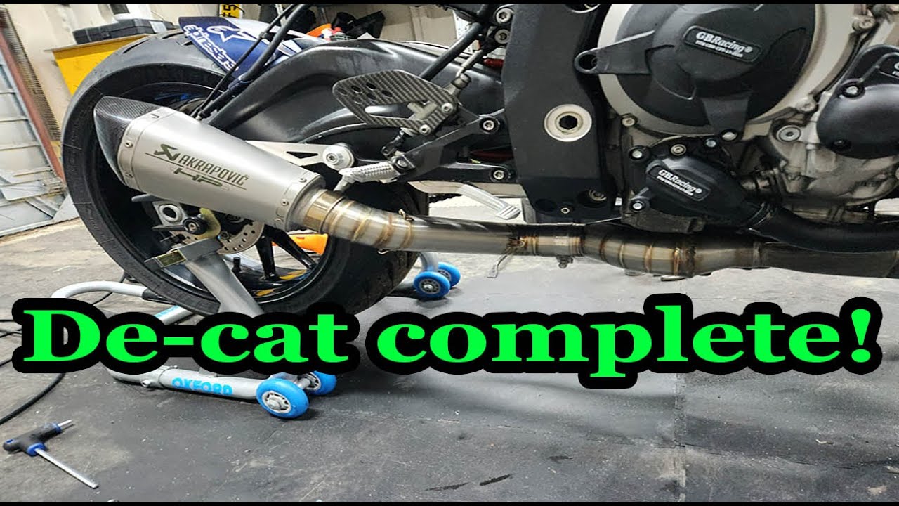 BMW S1000R 2013 Gen 1 De-cat with Fake Akrapovic exhaust