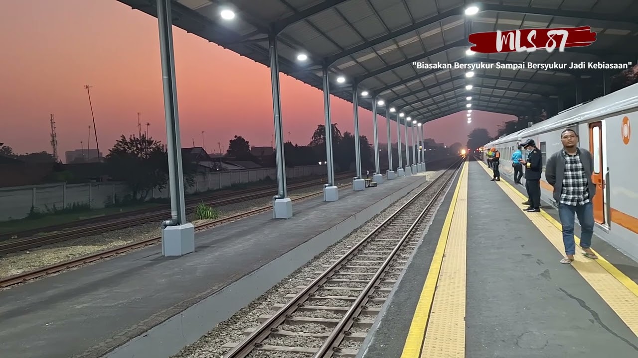KA Bima Menyusul KA Singasari di Karawang