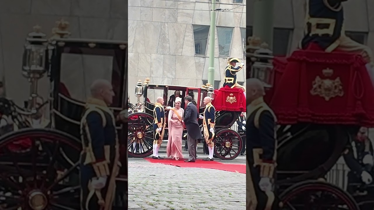 Royal Family Waves from Noordeinde Palace Balcony | Prinsjesdag 2025 #Amalia #Ariane #Alexia