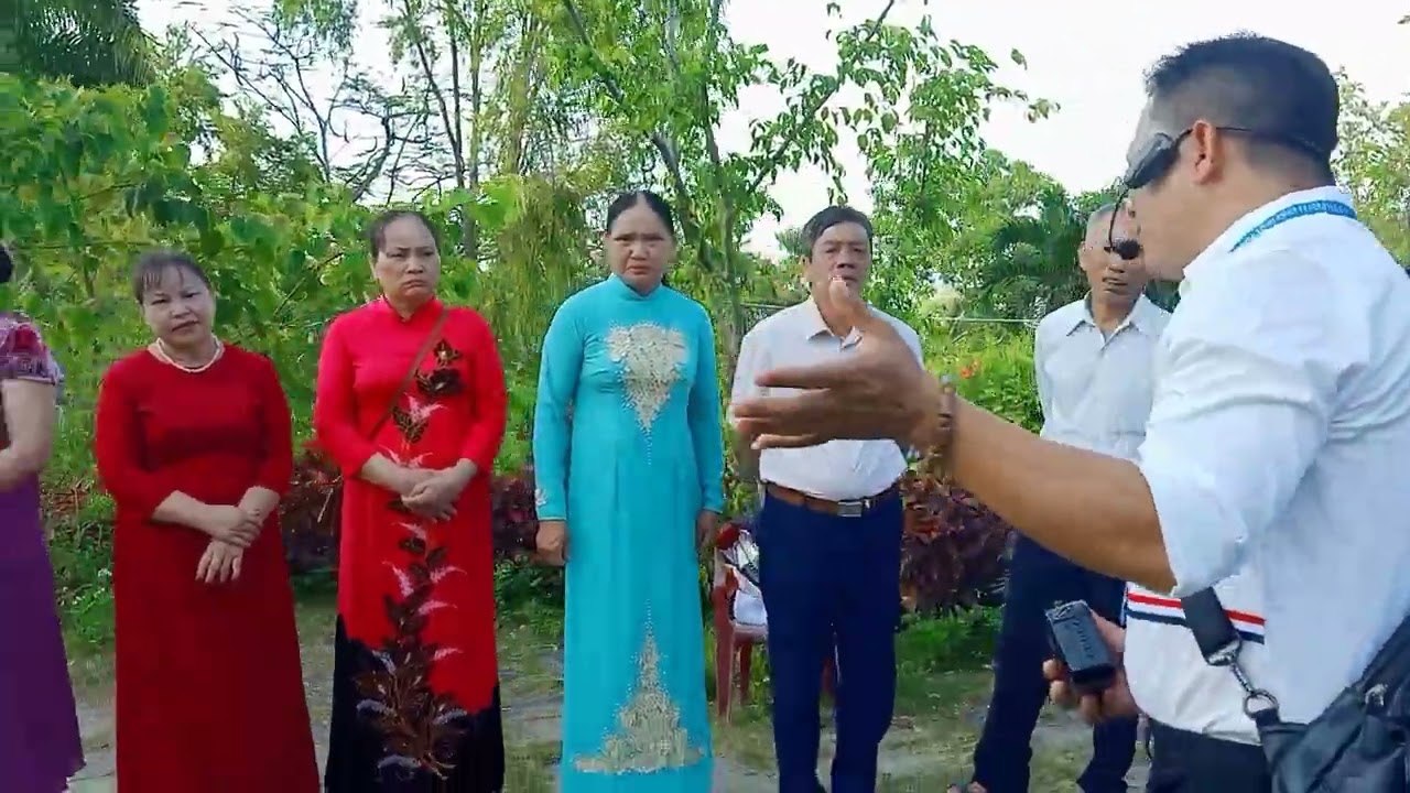 Thuyết minh tại mộ nhà thơ Hàn Mạc Tử